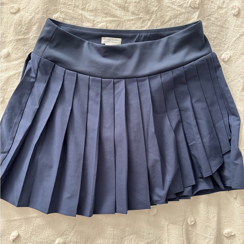 Sigrid Olsen navy pleated golf or tennis skort